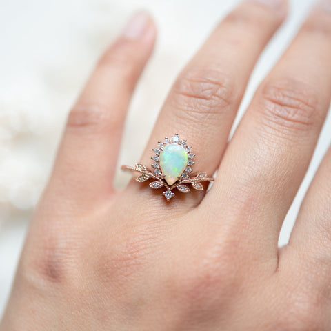 [Isadora] Woodland Fairy Pear Engagement Ring in Diamond / Moissanite Women's Ring michelliafinejewelry   