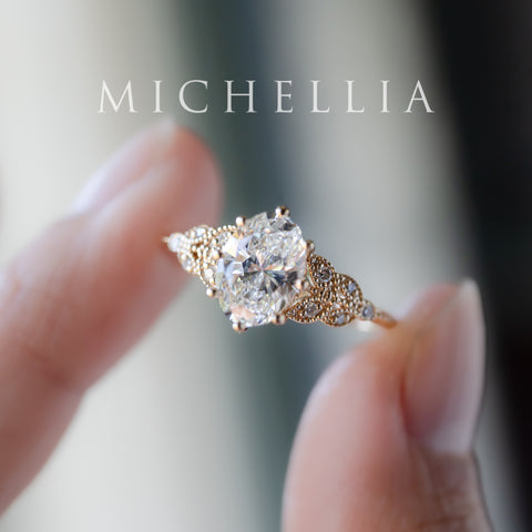 [Olivia] Classic Floral Oval Engagement Ring in Diamond / Moissanite
