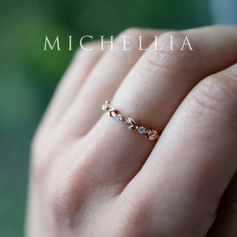 [Briar] The Petite Parisian Garden Vine Wedding Band in Natural Diamond