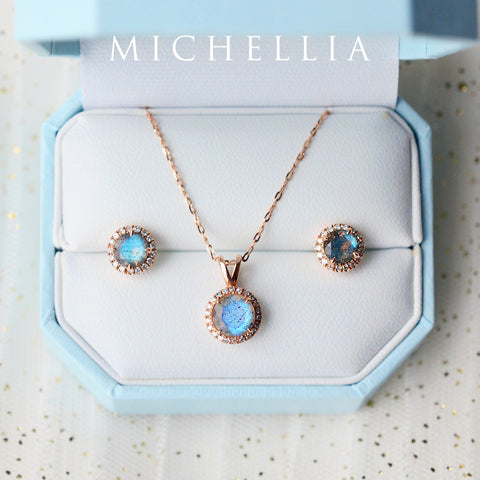 [Nova] Petite Halo Diamond Necklace in Labradorite Necklace michelliafinejewelry   