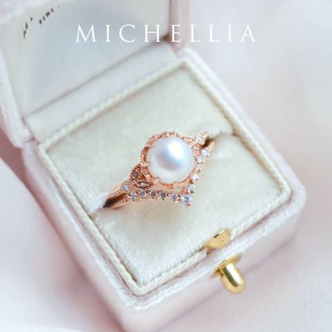 [Elise] Curved Chevron Diamond Band Wedding Band michelliafinejewelry   