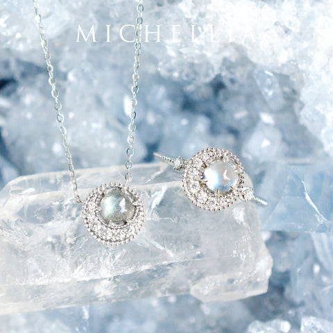 [Luna] Crescent Moon Necklace in Labradorite Necklace michelliafinejewelry   