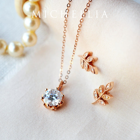 [Eden] Floral Solitaire Necklace in Diamond / Moissanite Necklace michelliafinejewelry