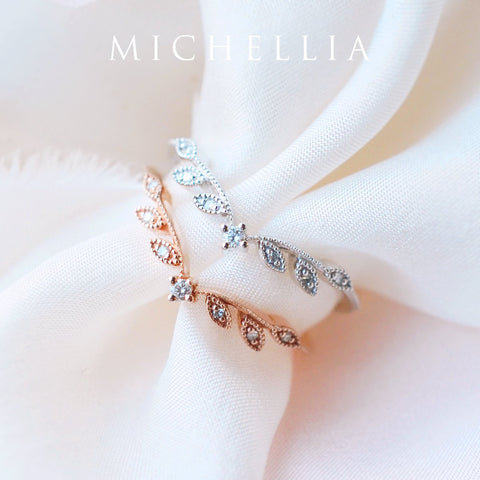 [Kerensa] Classic Floral Engagement Ring in Diamond / Moissanite Women's Ring michelliafinejewelry   