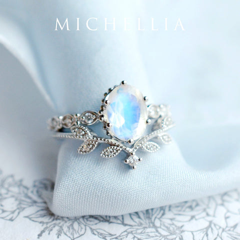 [Evelina] Vintage Classic Crown Oval Engagement Ring in Moonstone Women's Ring michelliafinejewelry