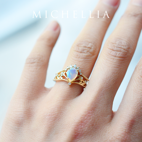 [Vera] 7-Diamond Curved Crown Band Wedding Band michelliafinejewelry   