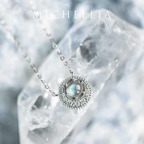 [Luna] Crescent Moon Necklace in Labradorite Necklace michelliafinejewelry   