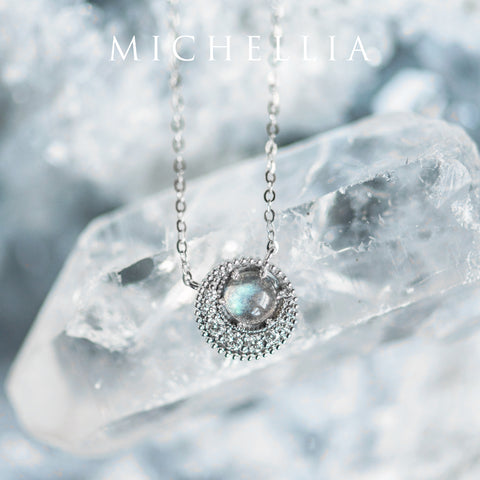 [Luna] Crescent Moon Necklace in Labradorite Necklace michelliafinejewelry   