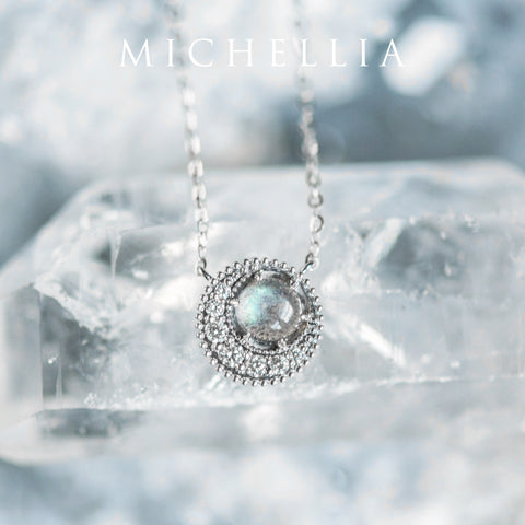 [Luna] Crescent Moon Necklace in Labradorite Necklace michelliafinejewelry   