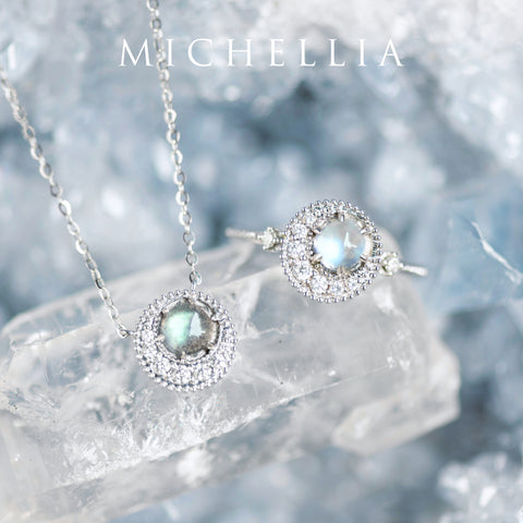 [Luna] Crescent Moon Necklace in Moonstone Necklace michelliafinejewelry   