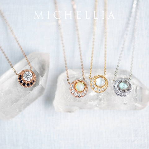[Luna] Crescent Moon Necklace in Labradorite Necklace michelliafinejewelry   
