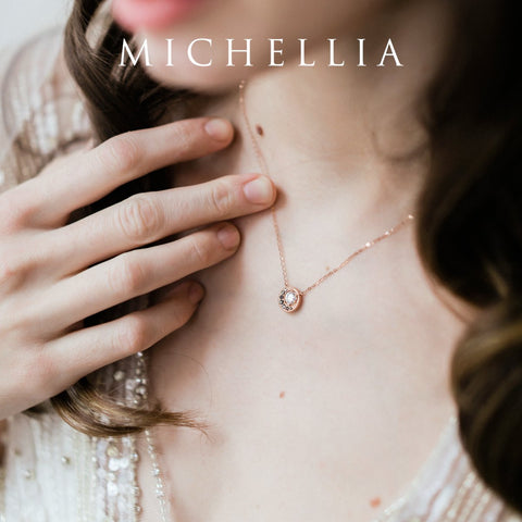 [Luna] Crescent Moon Necklace in Moissanite Necklace michelliafinejewelry   