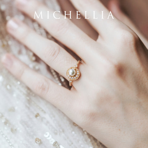 [Luna] Crescent Moon Ring in Akoya Pearl Women's Ring michelliafinejewelry   